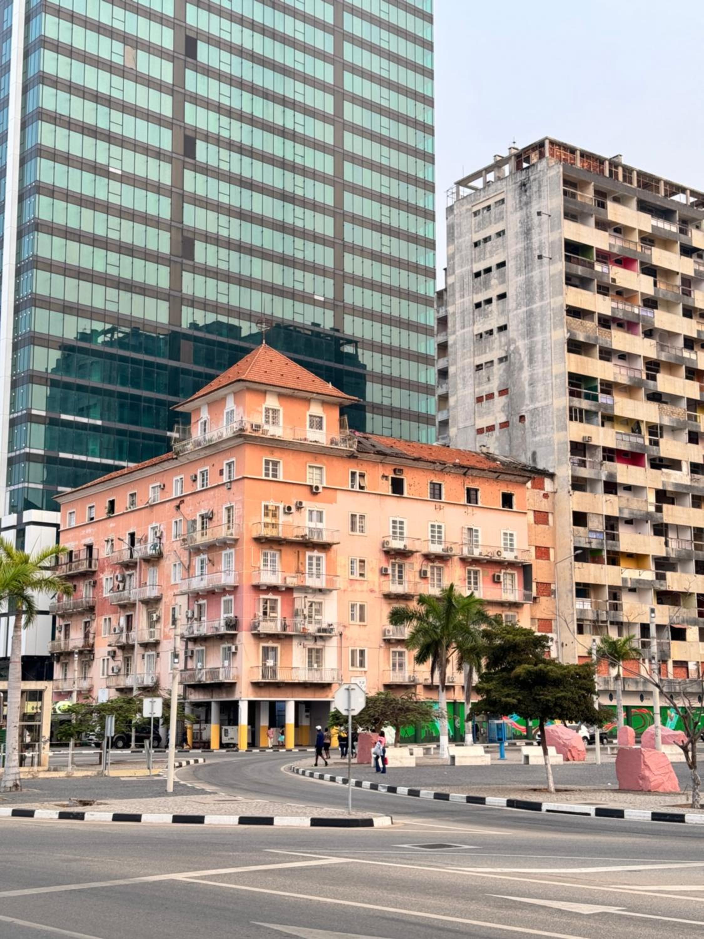 Peaceful and Spacious Apartment at Luanda Bay