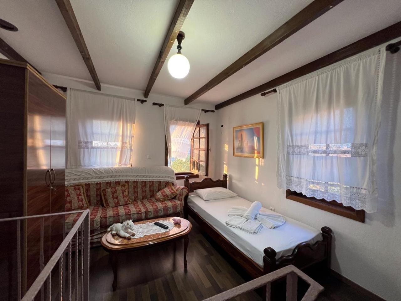 Pjetri House