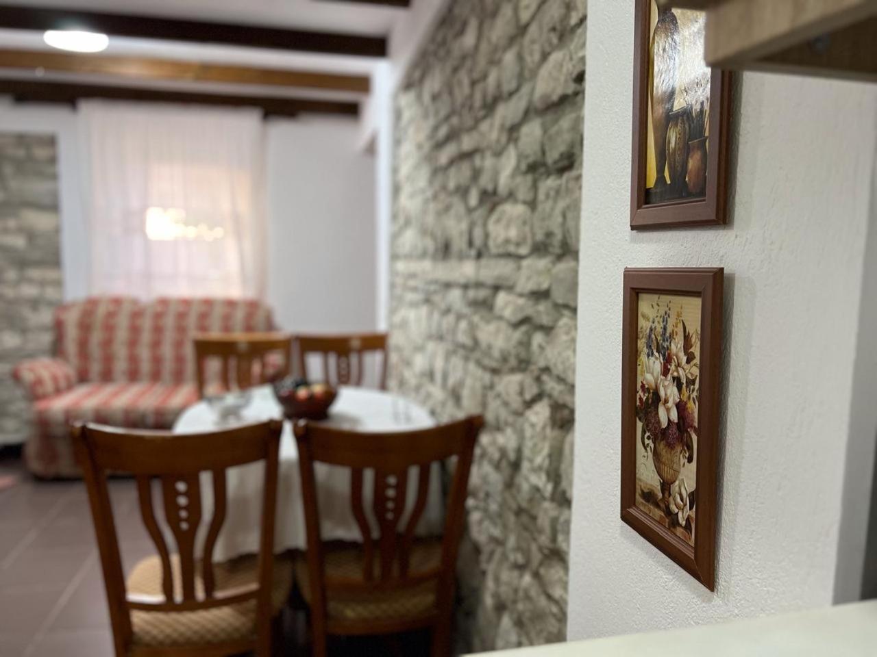 Pjetri House