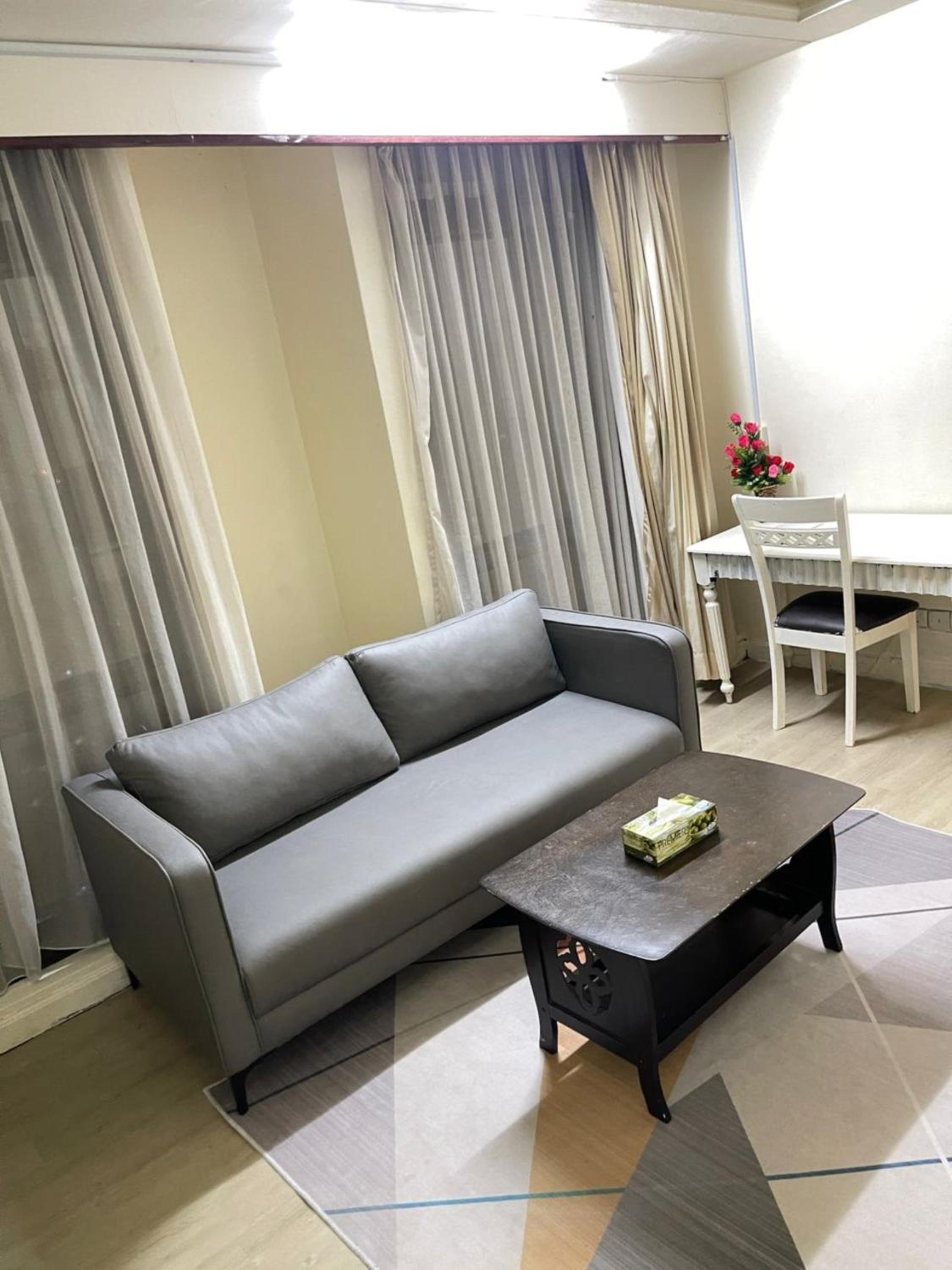 100 Service suites At Times Square KL