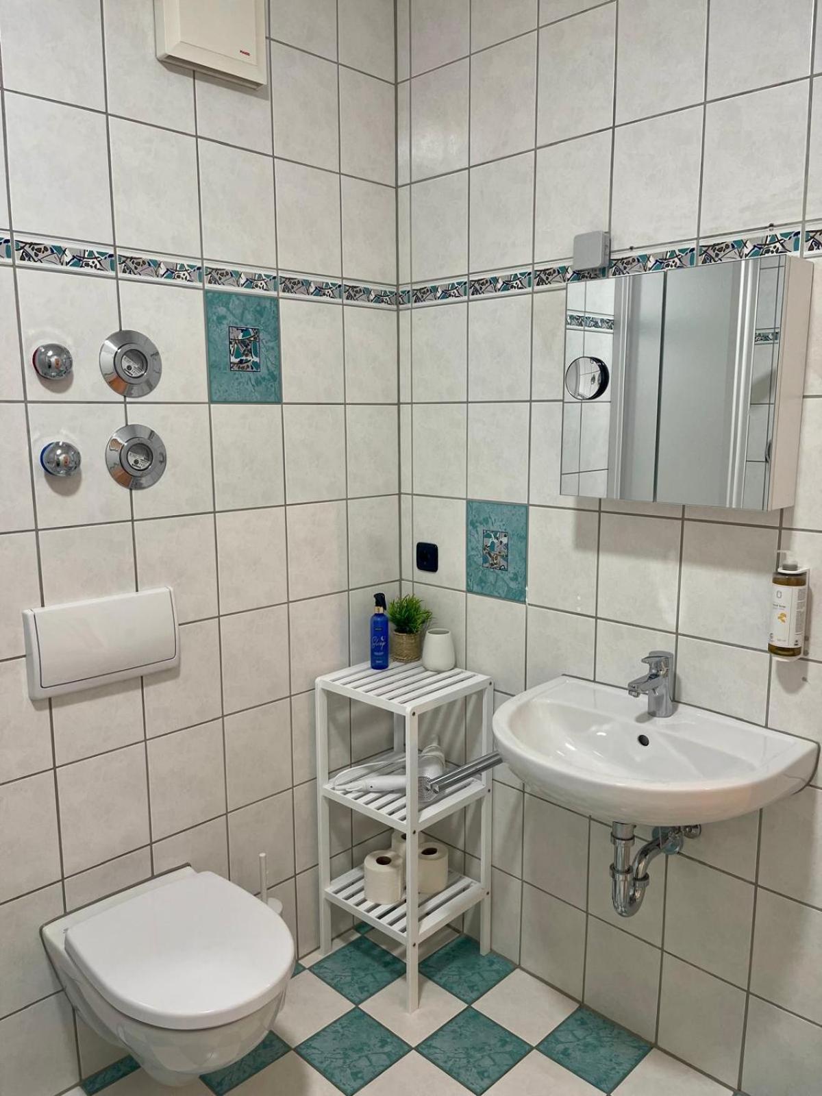 RAHA Apartments - Modernes Studio-Apartment - HBF - Privat Parkplatz