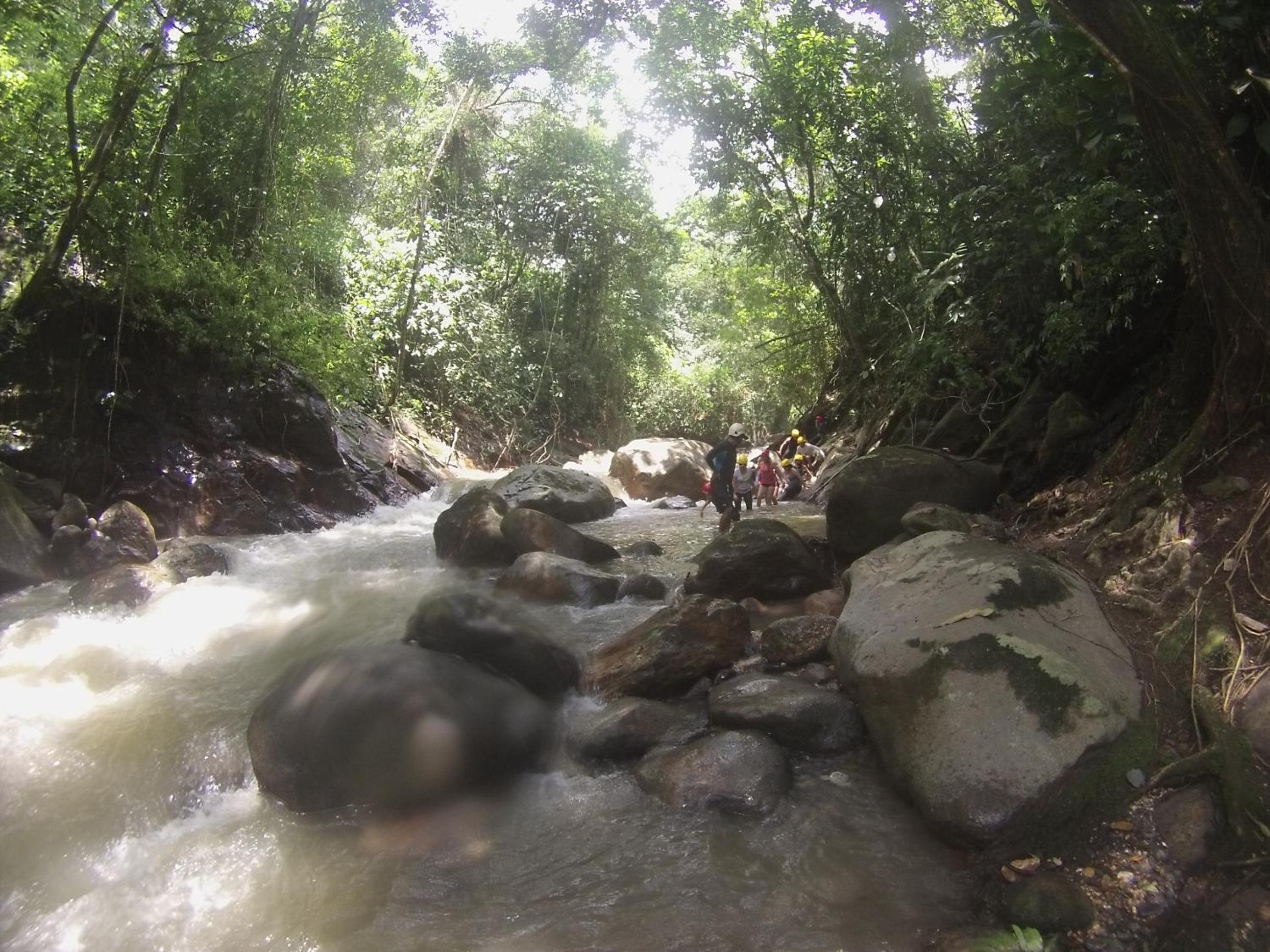 Cascada escondida glamping