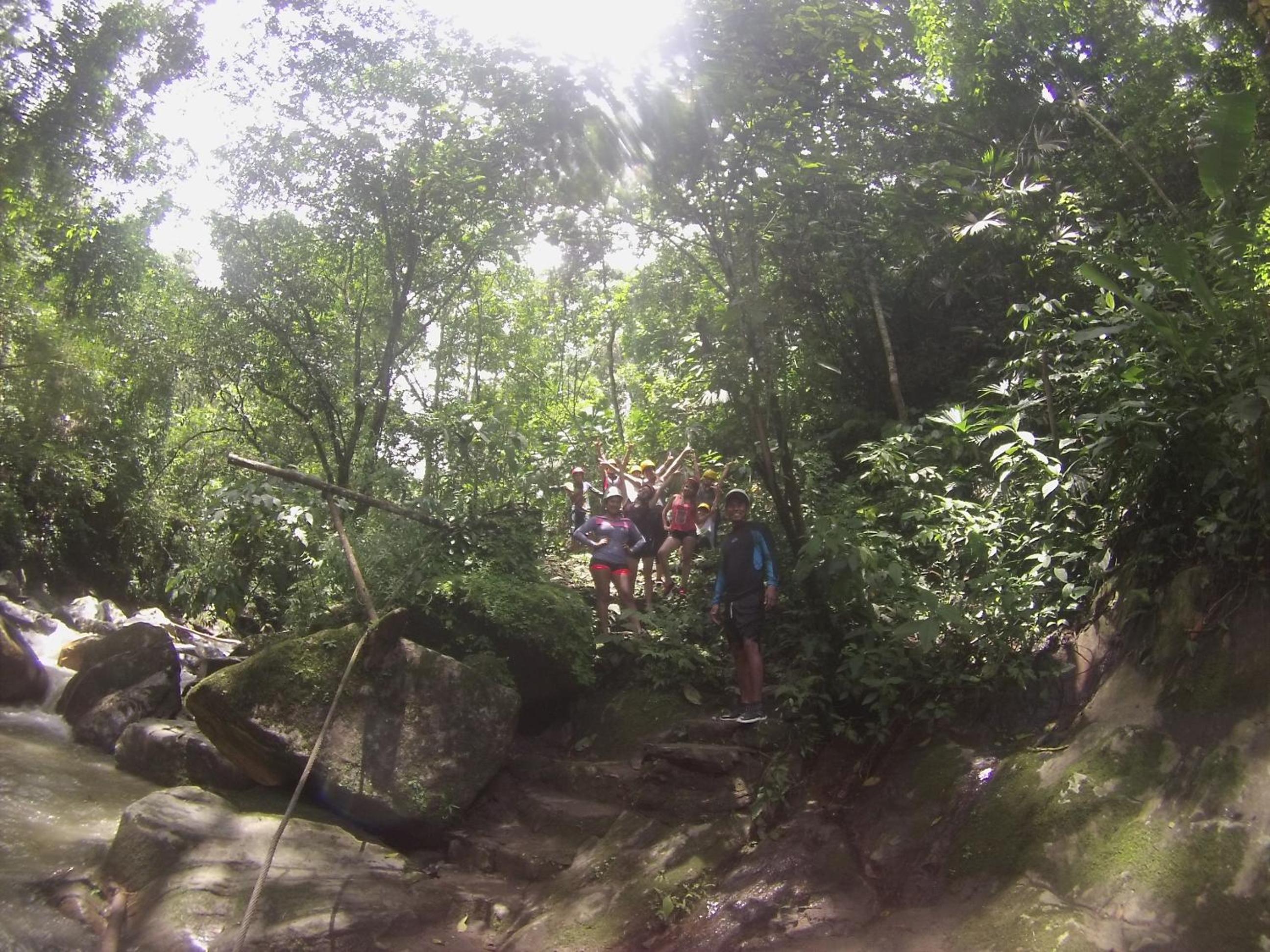 Cascada escondida glamping