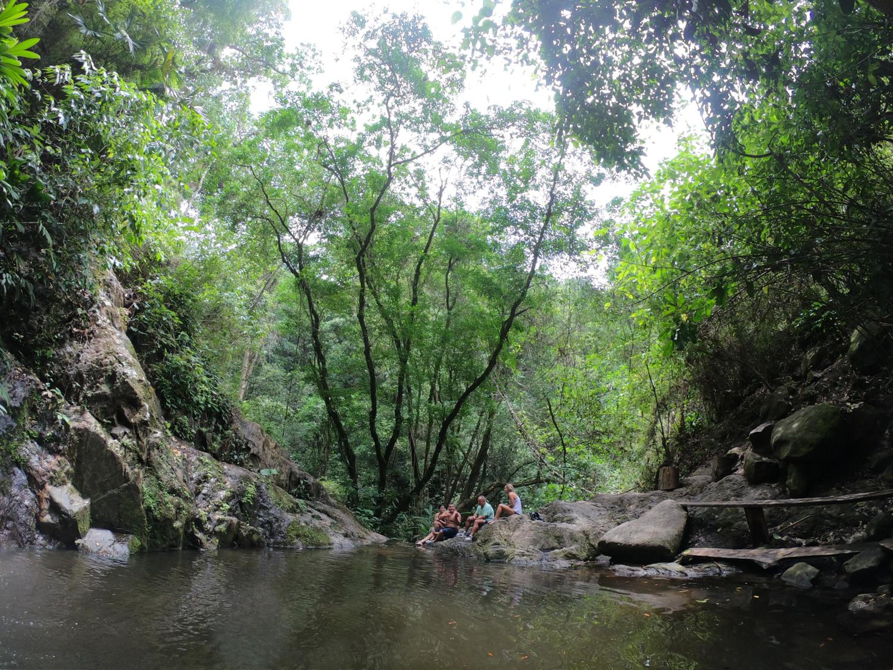 Cascada escondida glamping