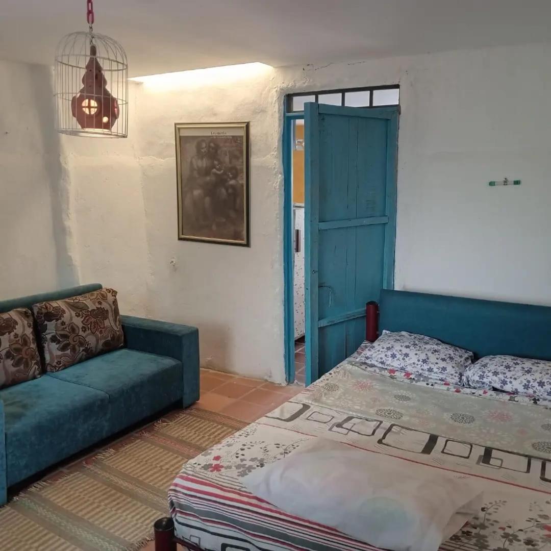 Hostal ROLLED