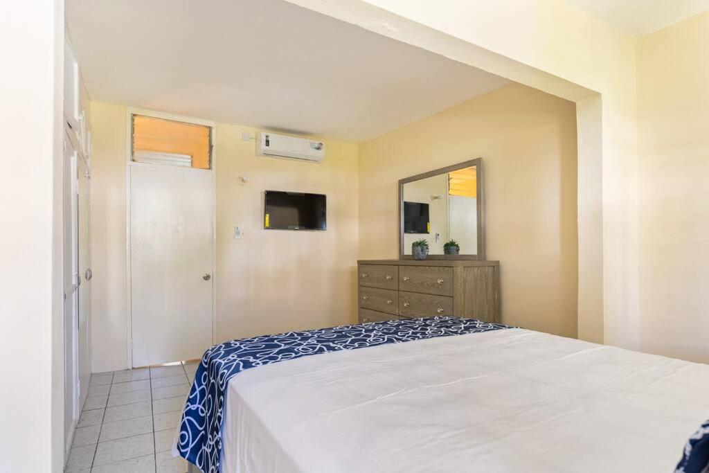 The Pearl I Near US Embassy, Stadium, 3Br 2Ba townhouse view 3