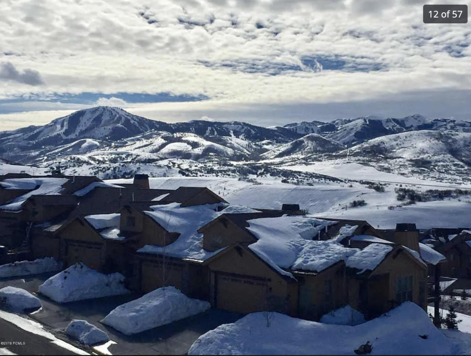 Spacious Jordanelle Retreat, Minutes to Deer Valley and Park City, Private Hot Tub, Mountain View view 2