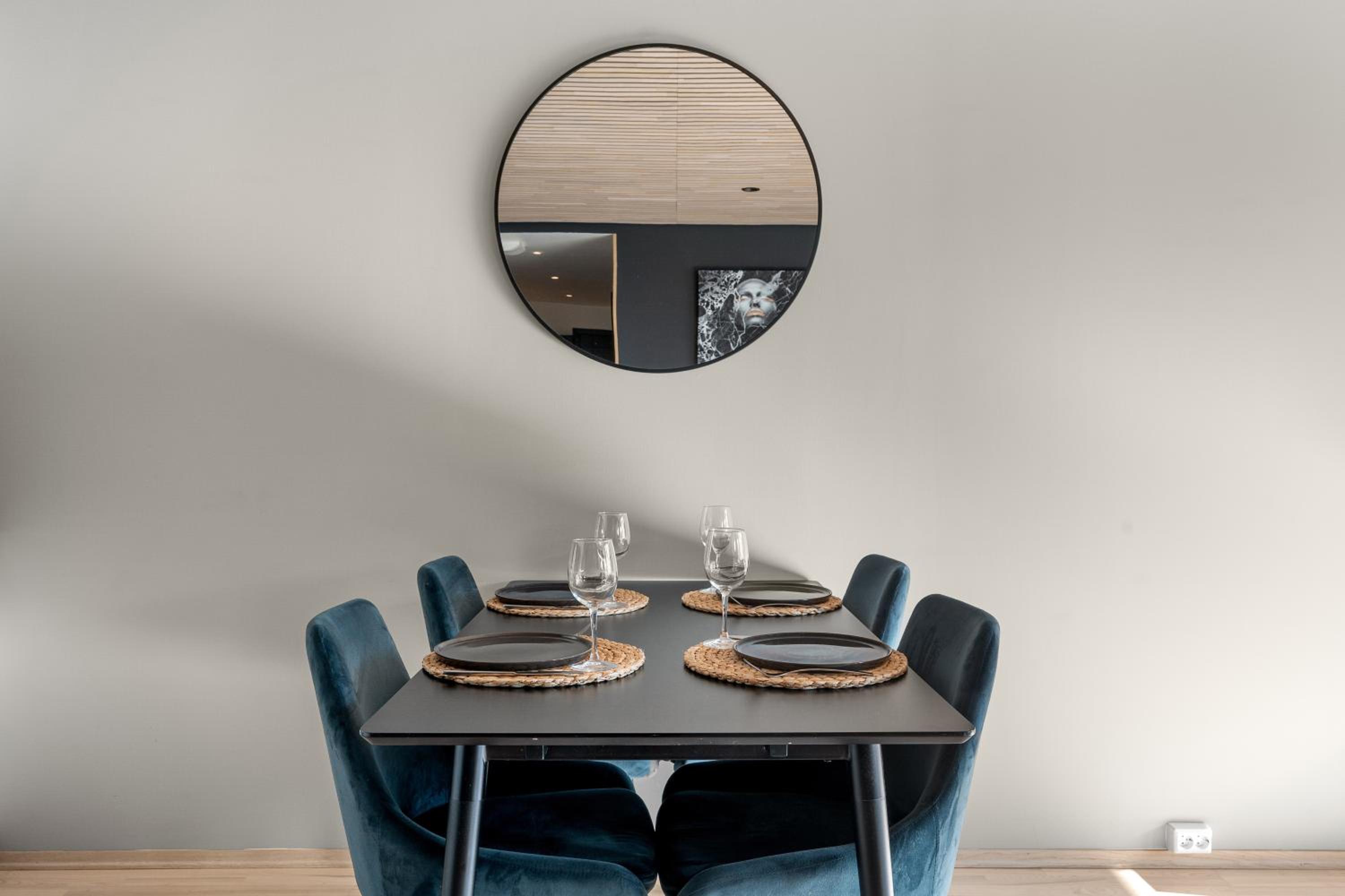 ARCTIC HOMES - Premium Aurora Apartment