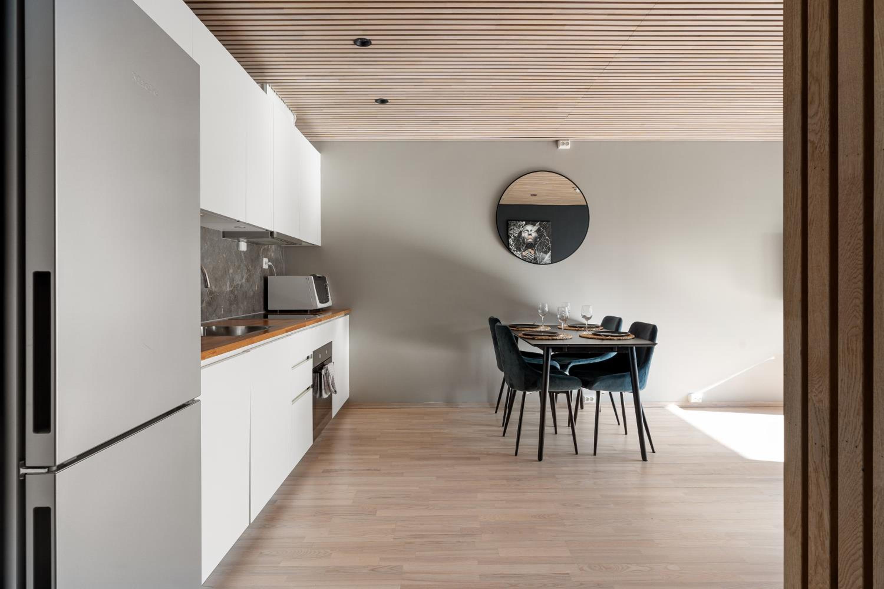 ARCTIC HOMES - Premium Aurora Apartment