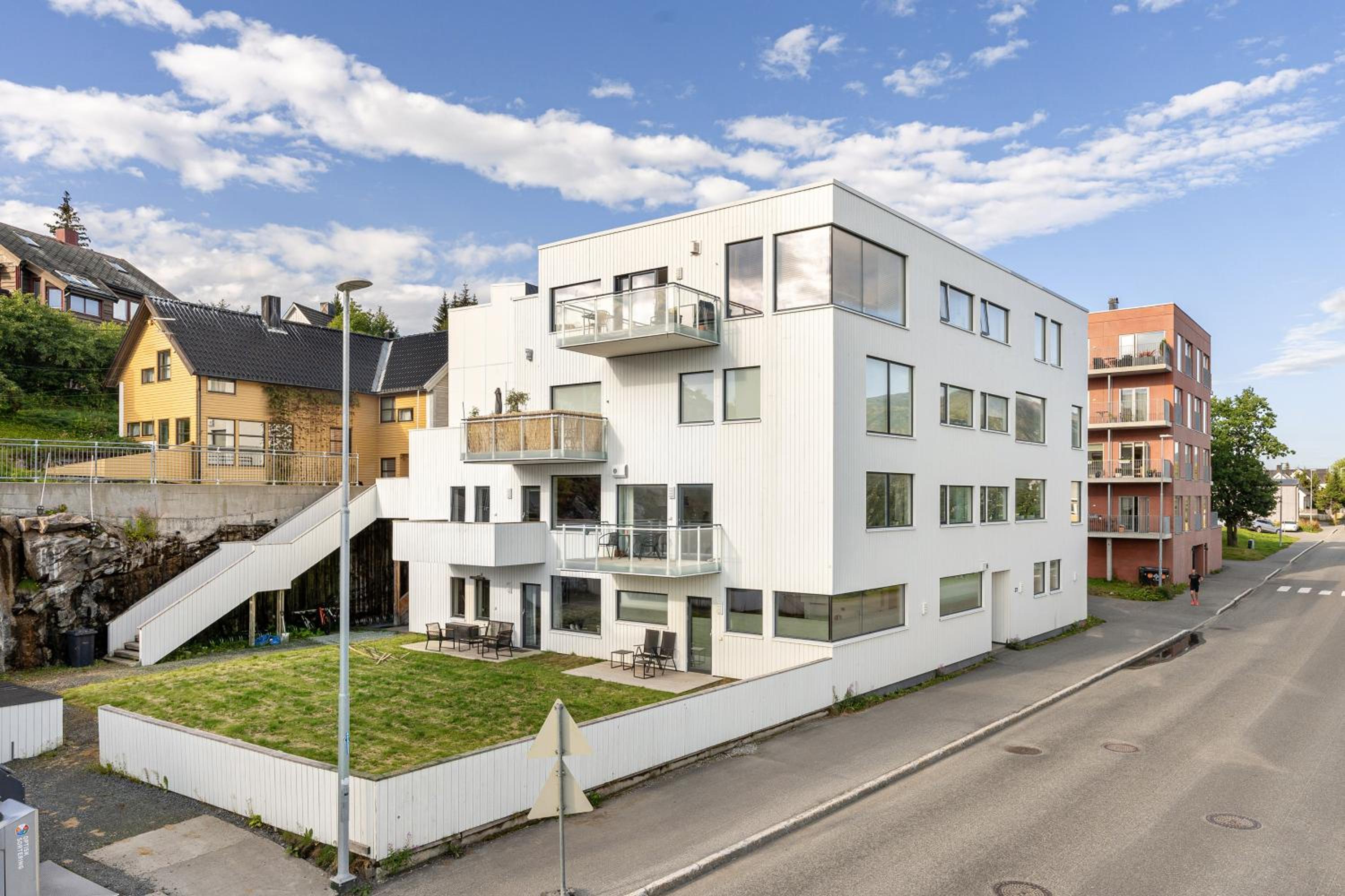ARCTIC HOMES - Premium Aurora Apartment