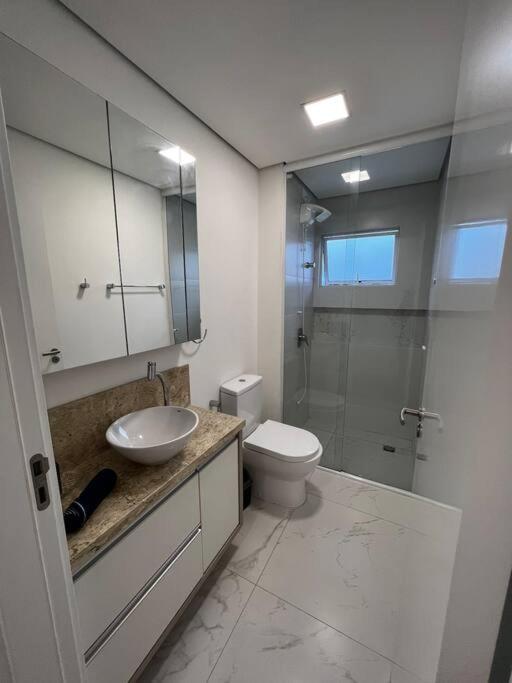 Apartamento Vista Mar com Varanda Gourmet Pertinho do Beto Carrero