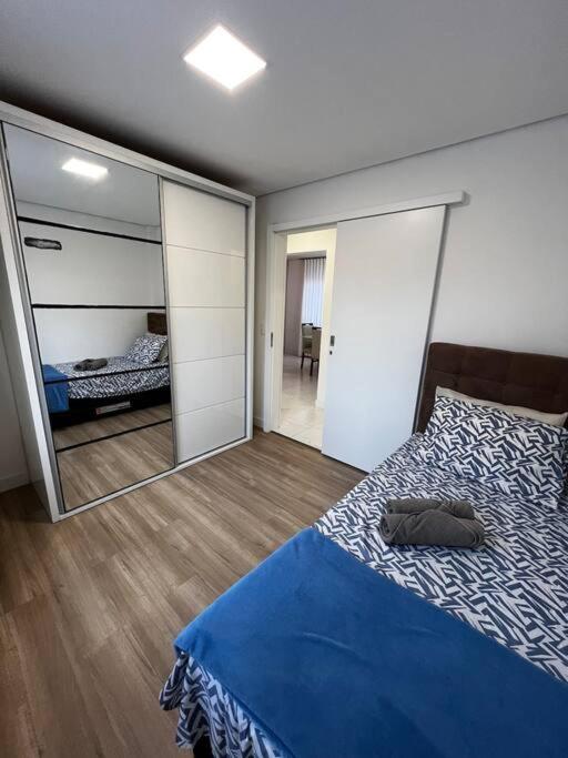 Apartamento Vista Mar com Varanda Gourmet Pertinho do Beto Carrero