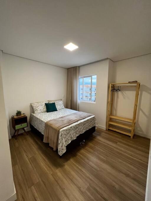 Apartamento Vista Mar com Varanda Gourmet Pertinho do Beto Carrero