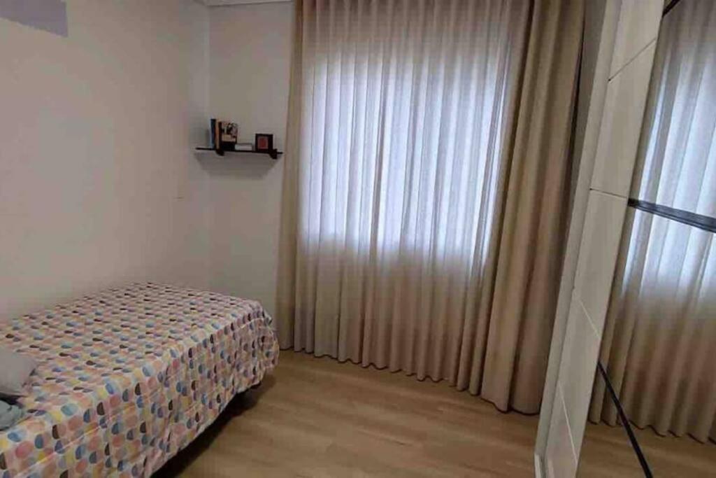 Apartamento Vista Mar com Varanda Gourmet Pertinho do Beto Carrero
