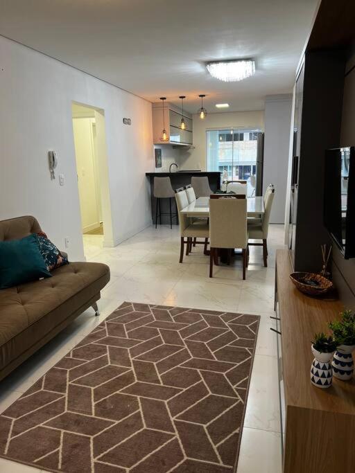 Apartamento Vista Mar com Varanda Gourmet Pertinho do Beto Carrero