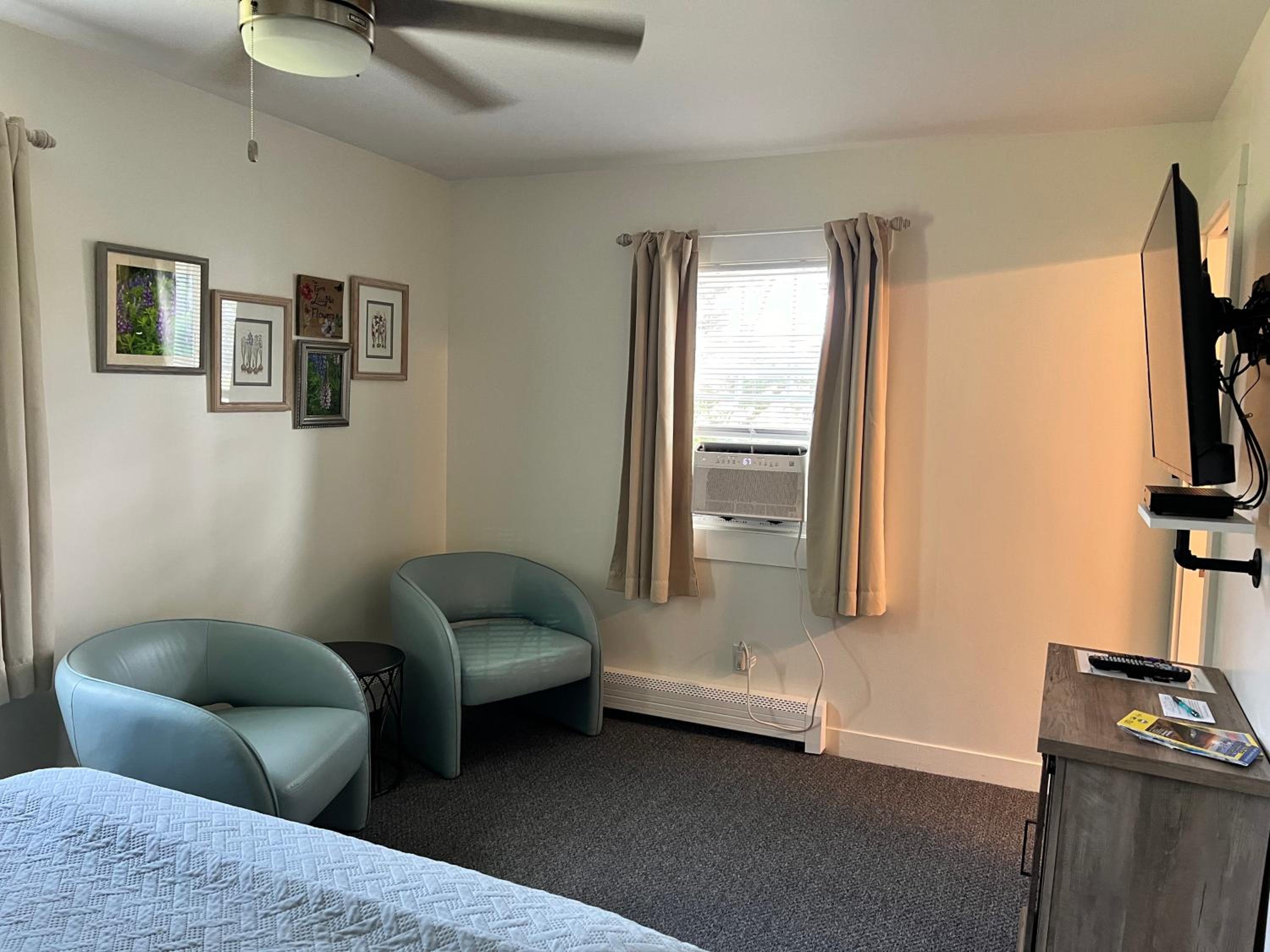 Profile Deluxe Motel