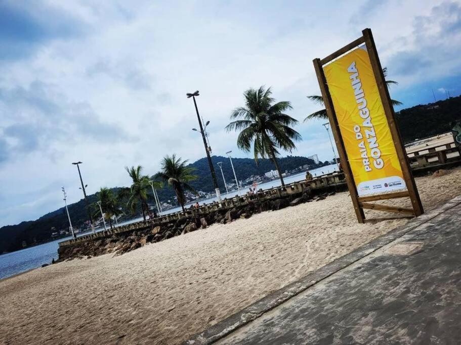 Flat Reformado à 350m da praia, com piscina