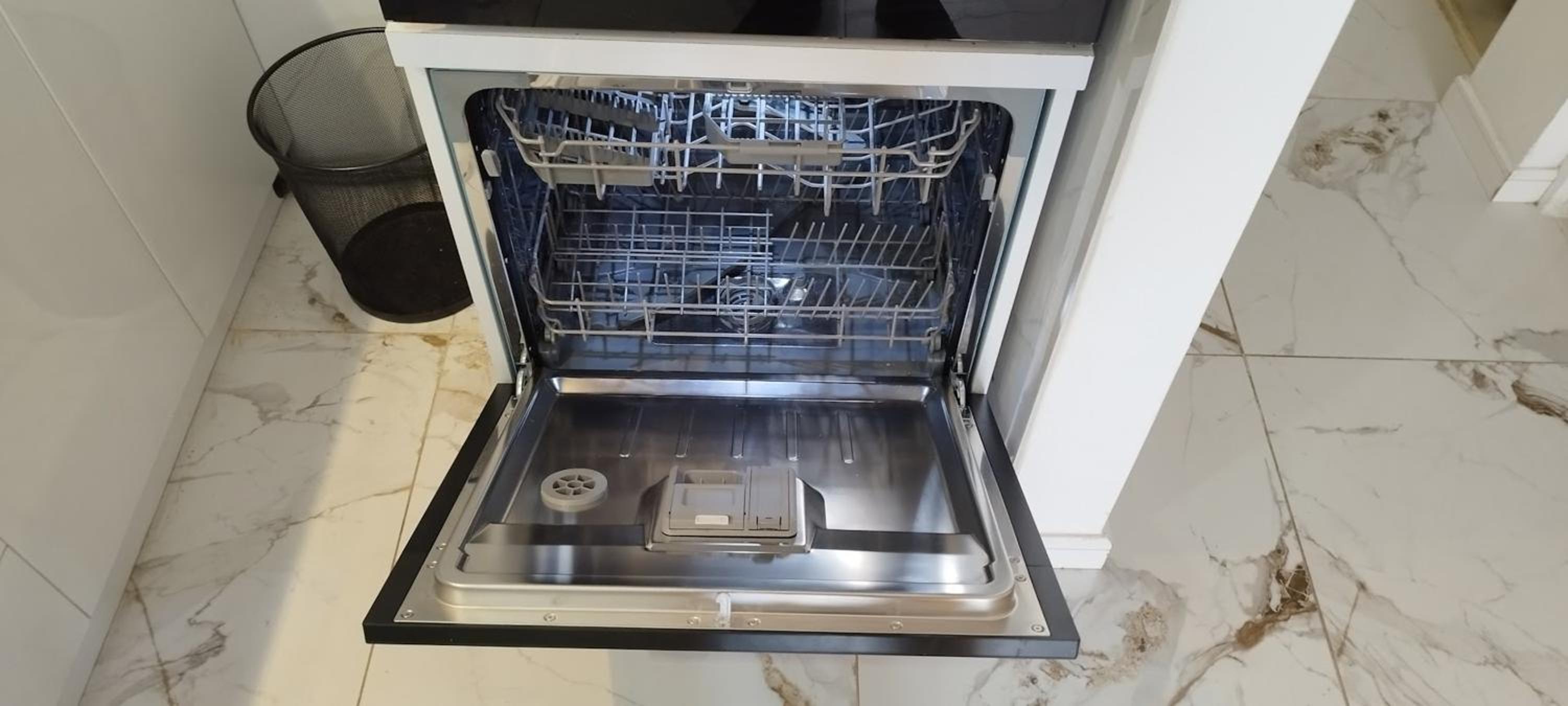 Moderno departamento con dormitorio y terraza con vista al mar y parrilla en Reñaca