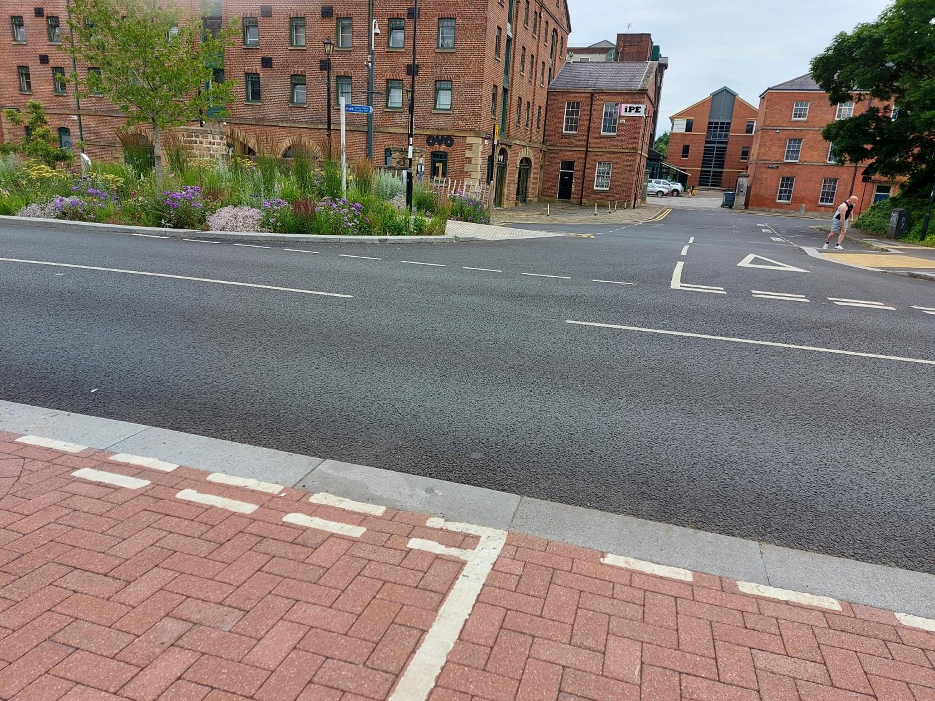Spacious 2-bedroom apartment near Ponds Forge, Crucible Theatre and Sheffield Universities view 2