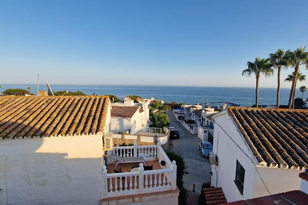 Ardhraubu Villa, Terra Cotta & Very Close to Sea
