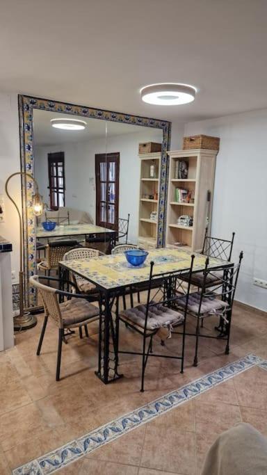 Ardhraubu Villa, Terra Cotta & Very Close to Sea