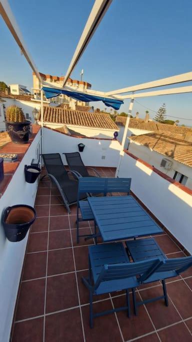 Ardhraubu Villa, Terra Cotta & Very Close to Sea