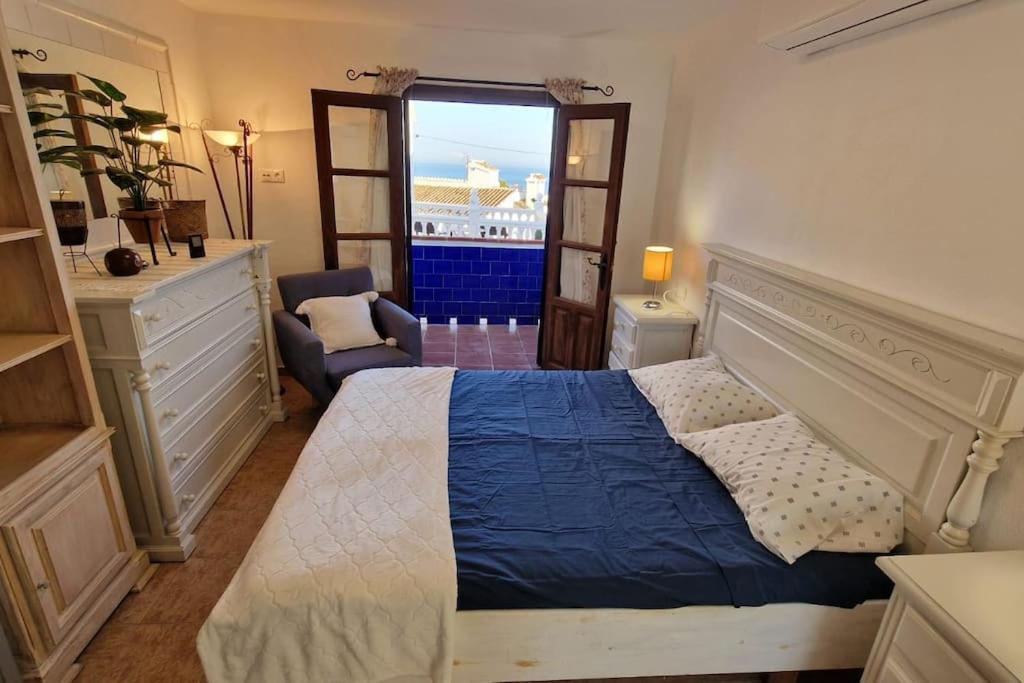 Ardhraubu Villa, Terra Cotta & Very Close to Sea