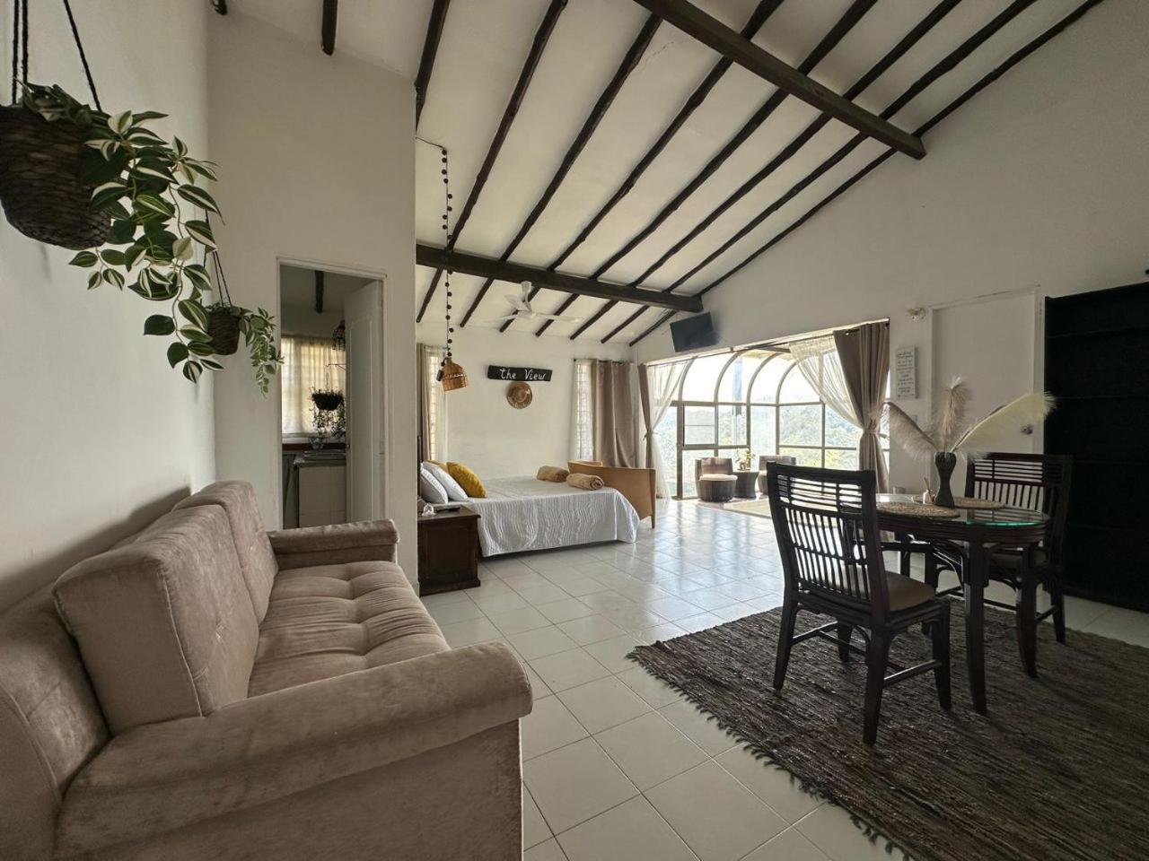 La Villa The View