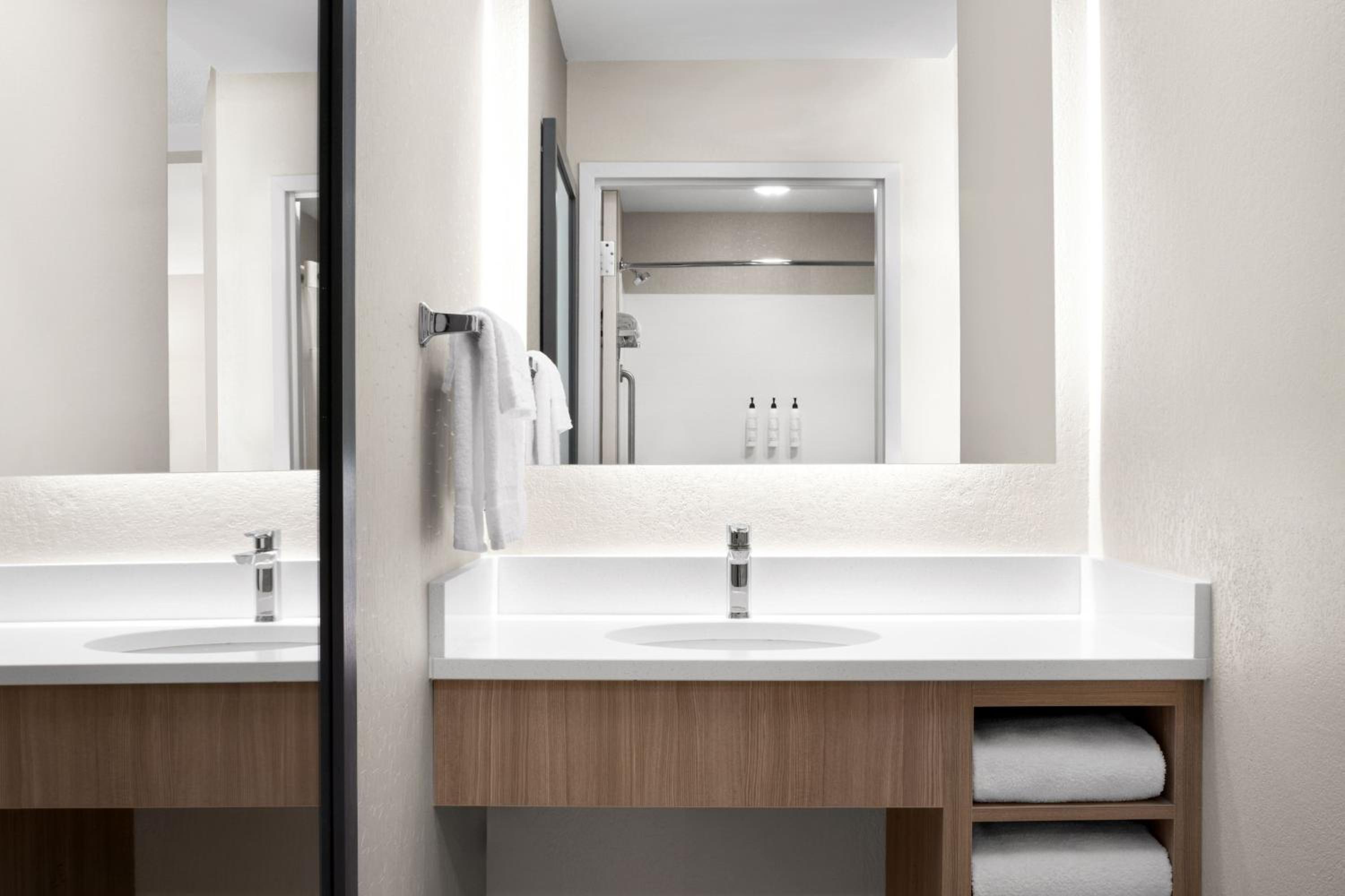 Fairbanks Vacations - SpringHill Suites by Marriott Fairbanks - Property Image 7