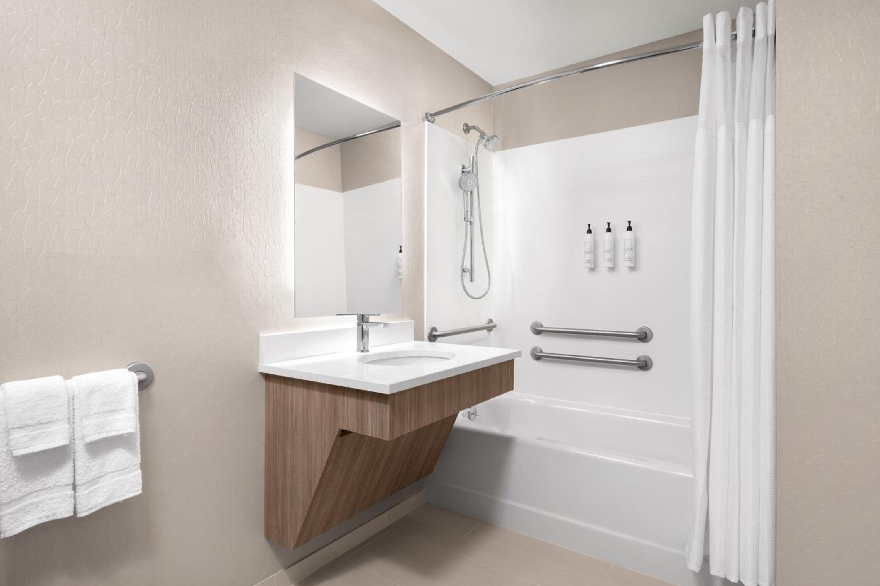 Fairbanks Vacations - SpringHill Suites by Marriott Fairbanks - Property Image 4