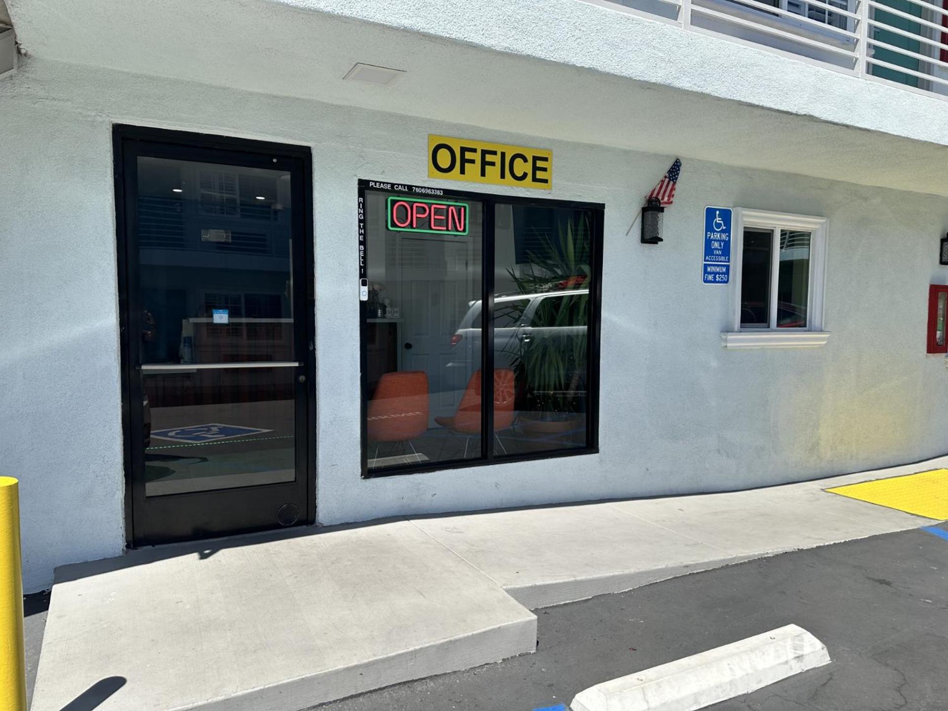 Super 8 by Wyndham Oceanside Downtown - Property Image 115