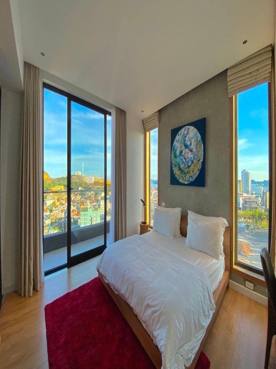 Villa 5 phòng ngủ tiện ích - bể bơi vô cực - trung tâm Bãi Cháy view 2