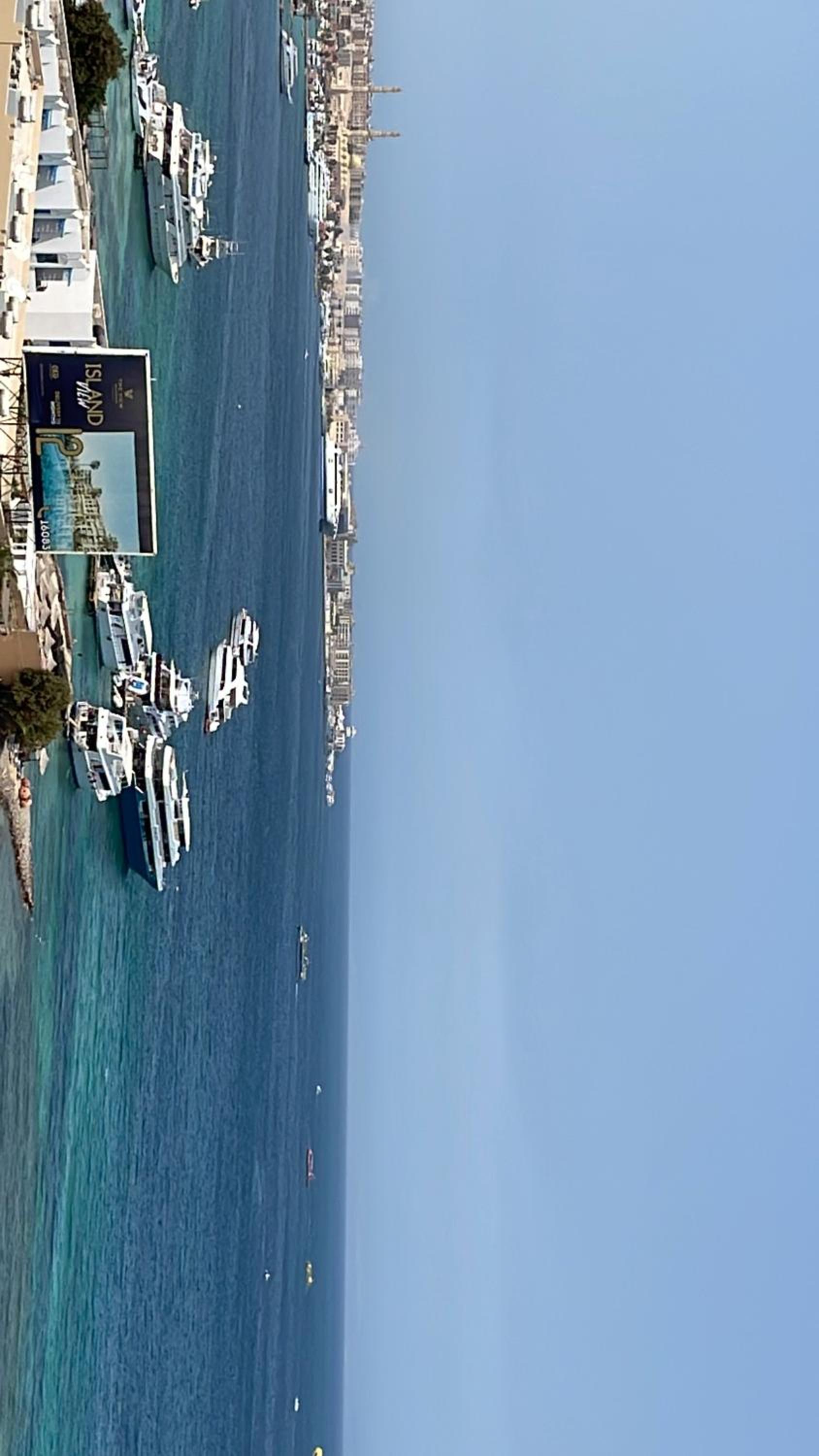 Sea view apartment , 3 bedrooms , city center 09