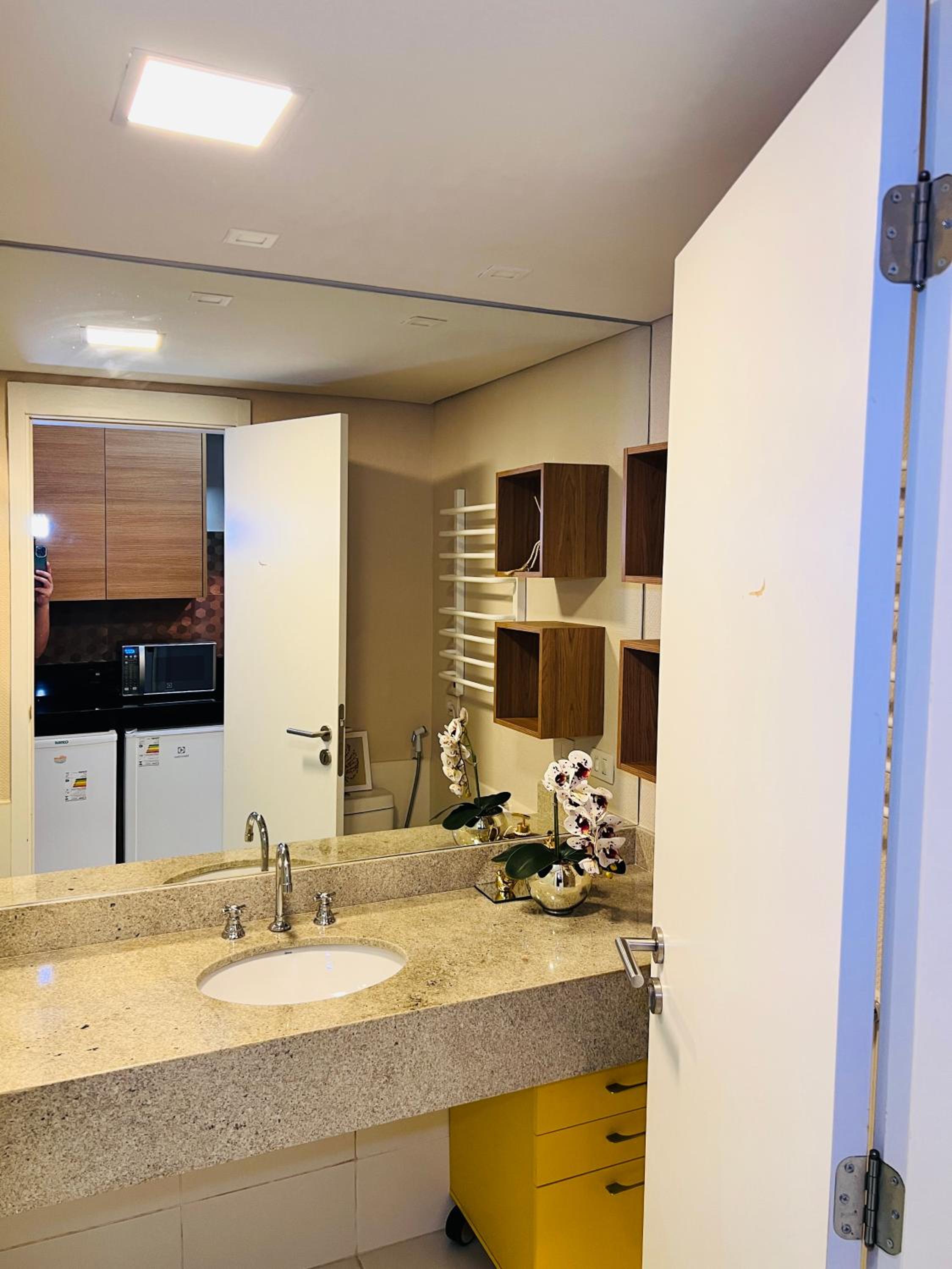 Granja Brasil - Lindo Studio - Com Piscina e Lazer - No Centro de Itaipava