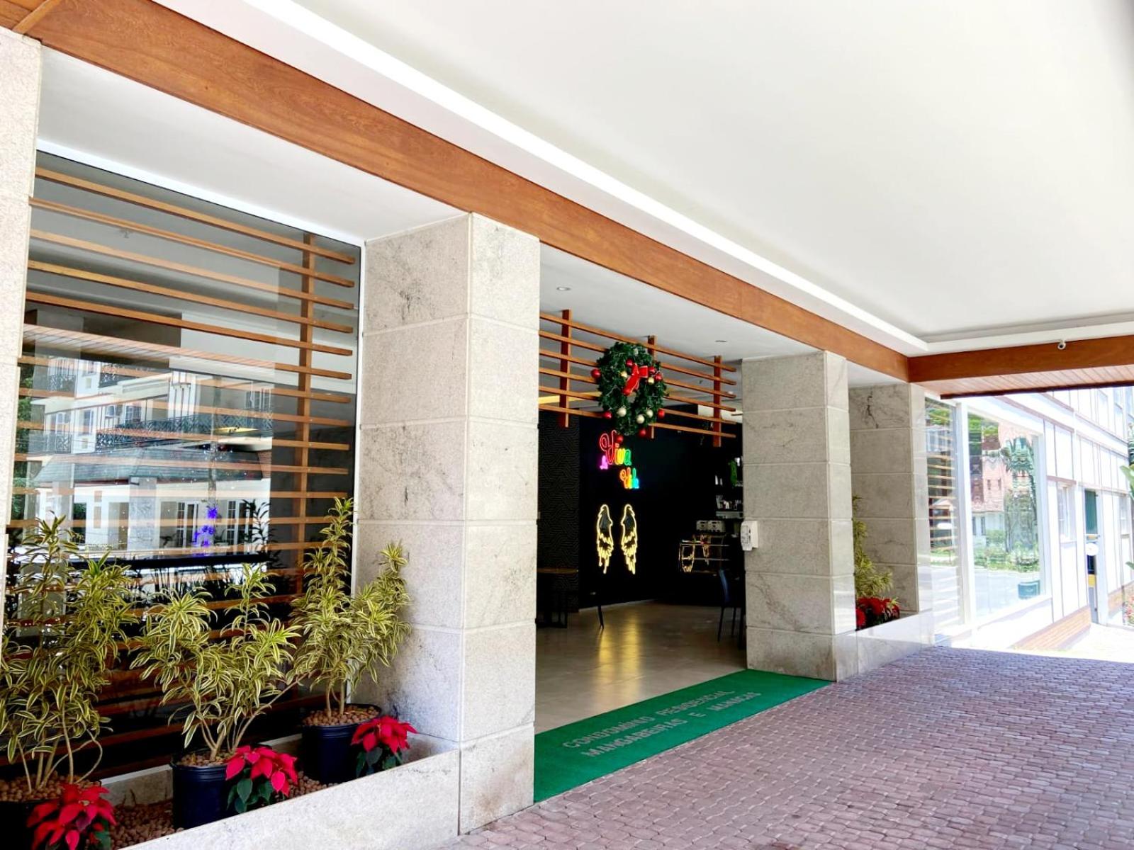 Granja Brasil - Lindo Studio - Com Piscina e Lazer - No Centro de Itaipava