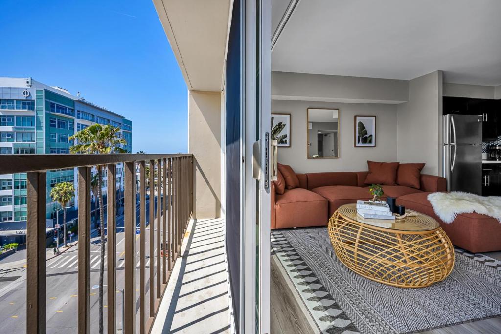 Marina Del Rey Chic 1 Bedroom with View