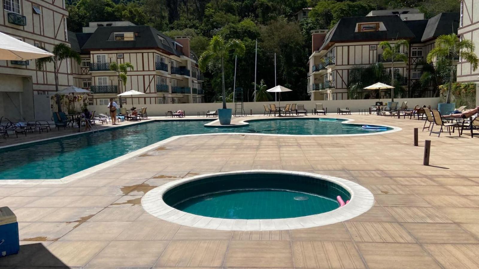 Granja Brasil - Lindo Studio - Com Piscina e Lazer - No Centro de Itaipava