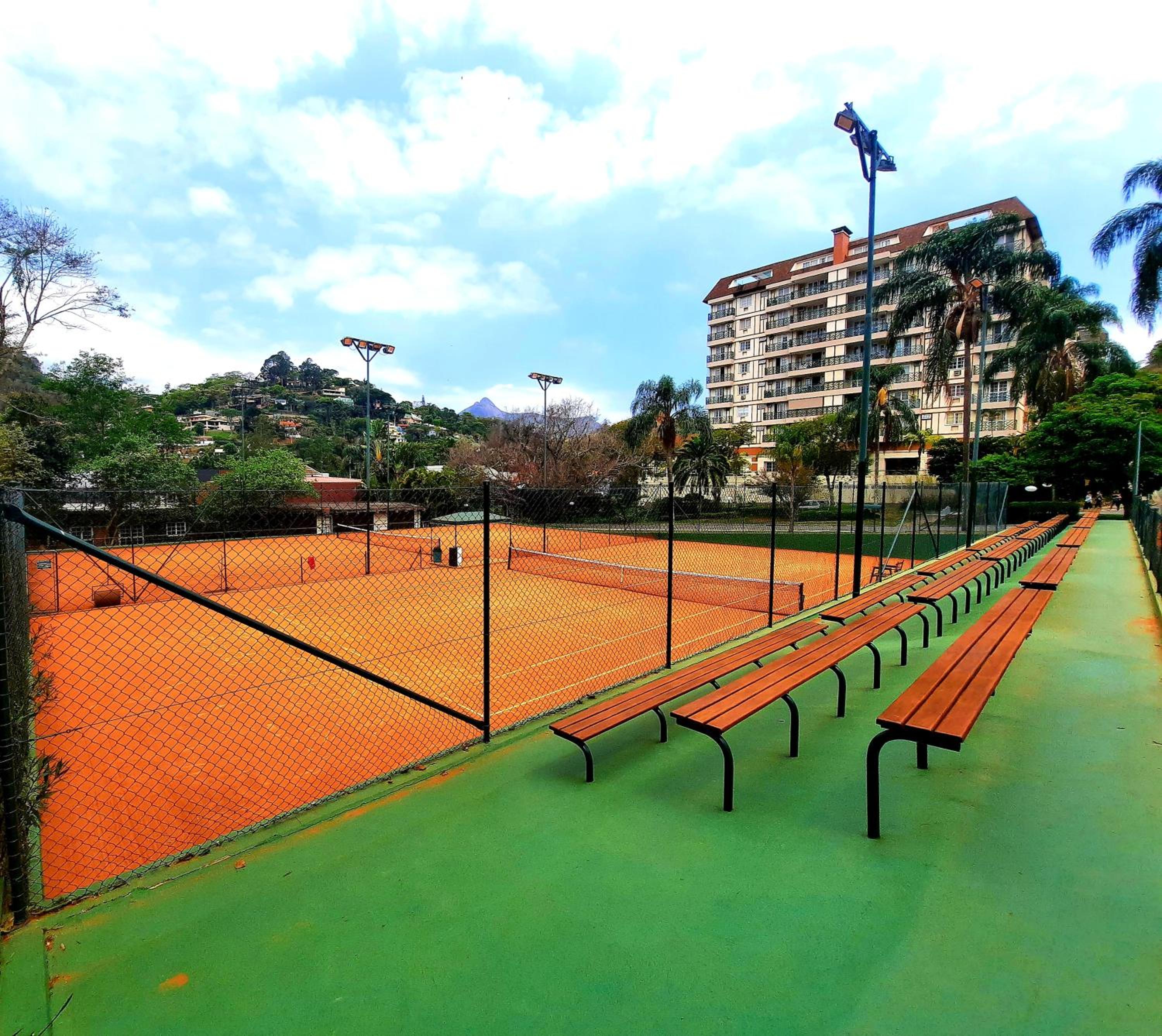 Granja Brasil - Lindo Studio - Com Piscina e Lazer - No Centro de Itaipava