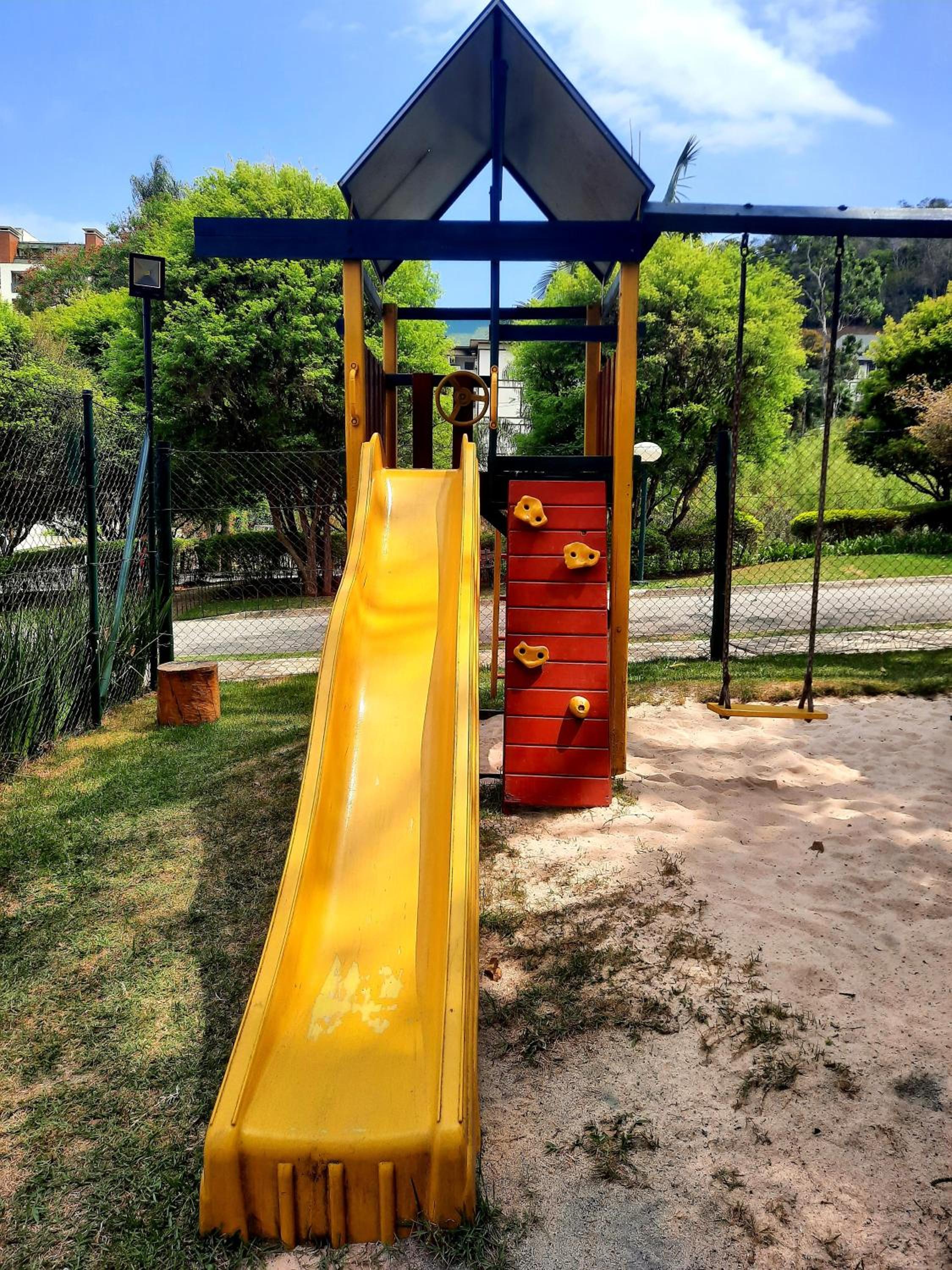 Granja Brasil - Lindo Studio - Com Piscina e Lazer - No Centro de Itaipava