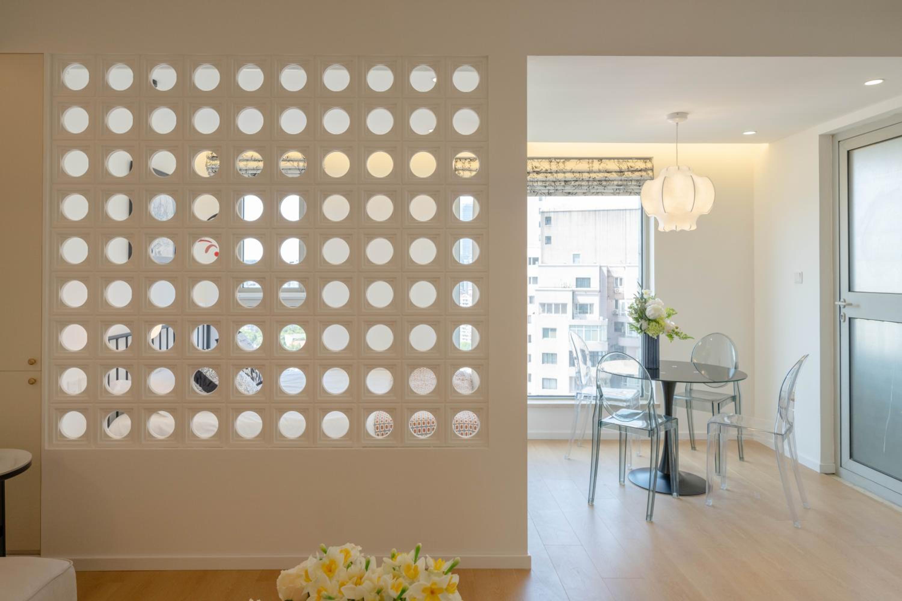 Yi Du Home with Double Views-At West Nanjing Road, Near Metro, Cards OK