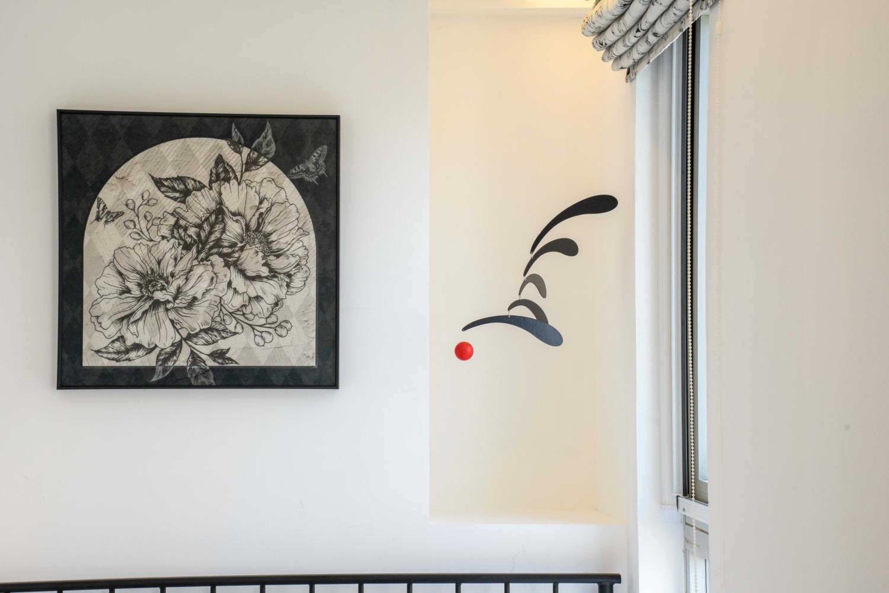 Yi Du Home with Double Views-At West Nanjing Road, Near Metro, Cards OK