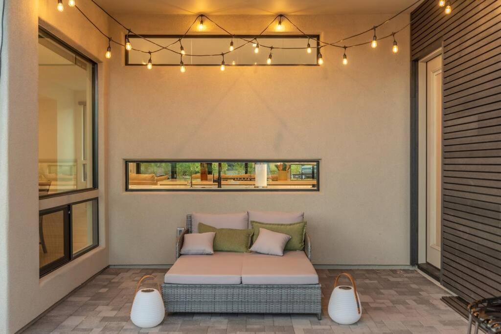 Sedona Luxury Mountain views, HotTub, Rooftop Deck view 5