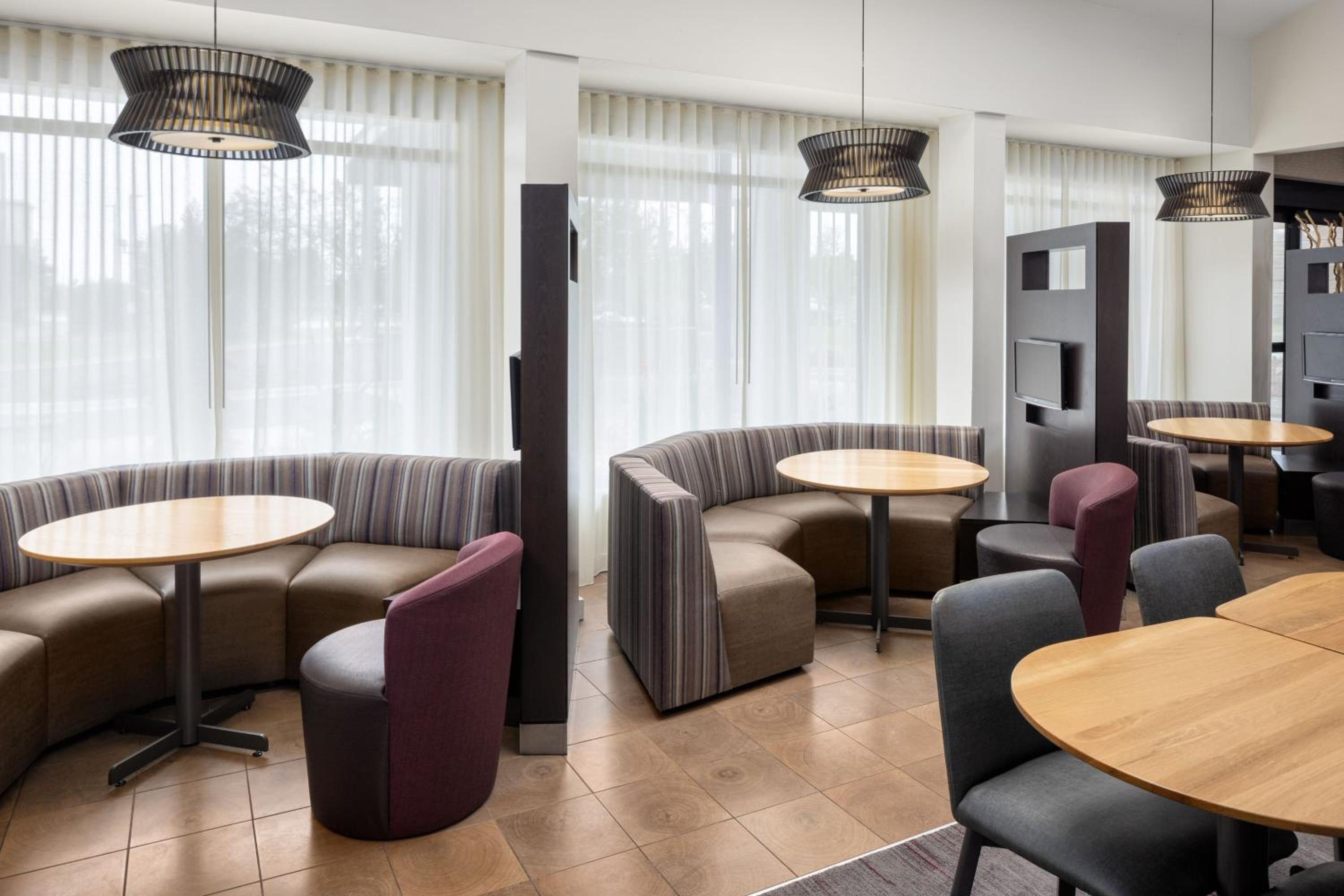 Waukegan Vacations - Courtyard by Marriott Chicago Waukegan / Gurnee - Property Image 45