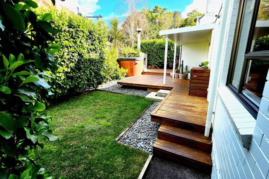 Perfect location - Long or short-term stay! view 3