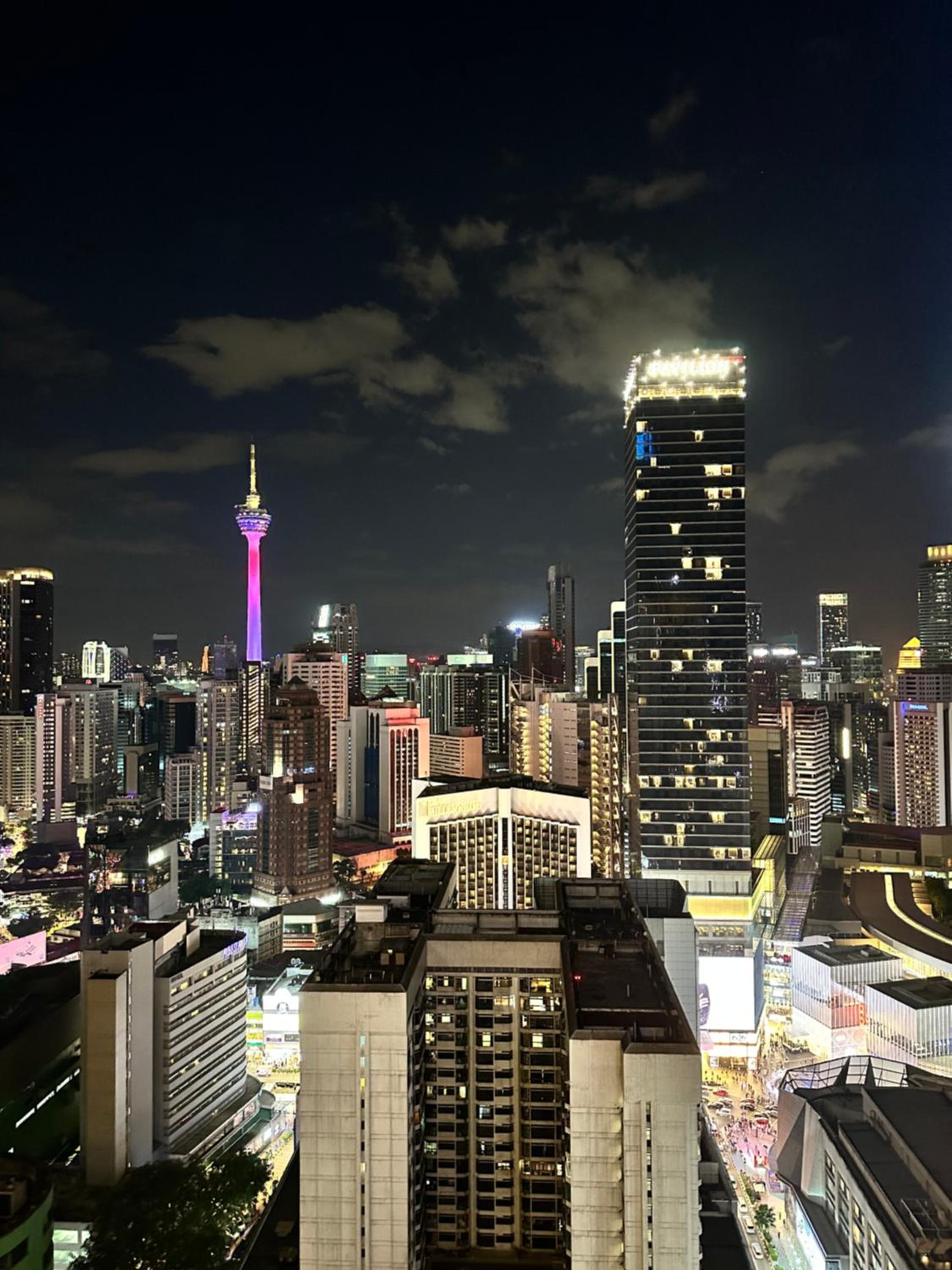 Axon Infinity Pool KL