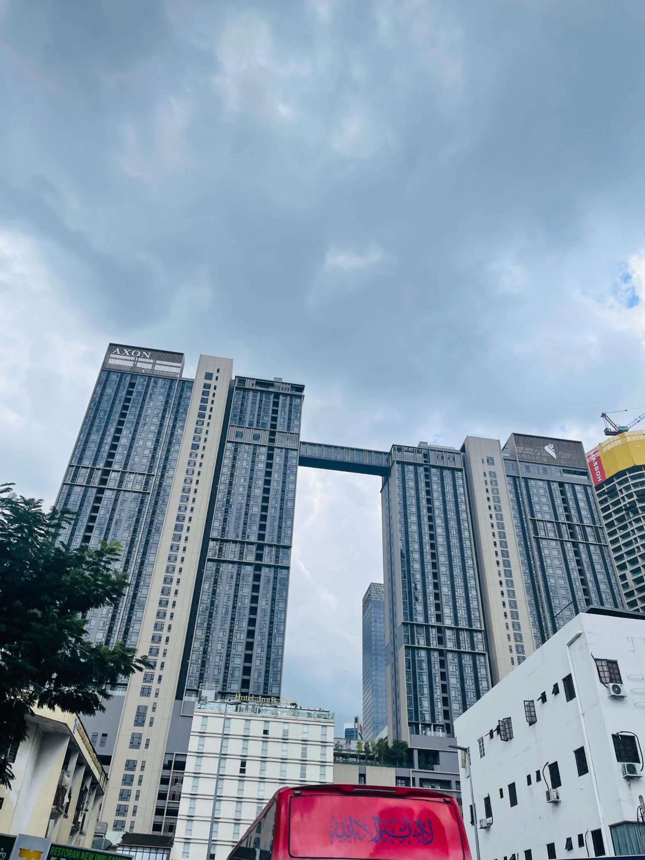 Axon Infinity Pool KL