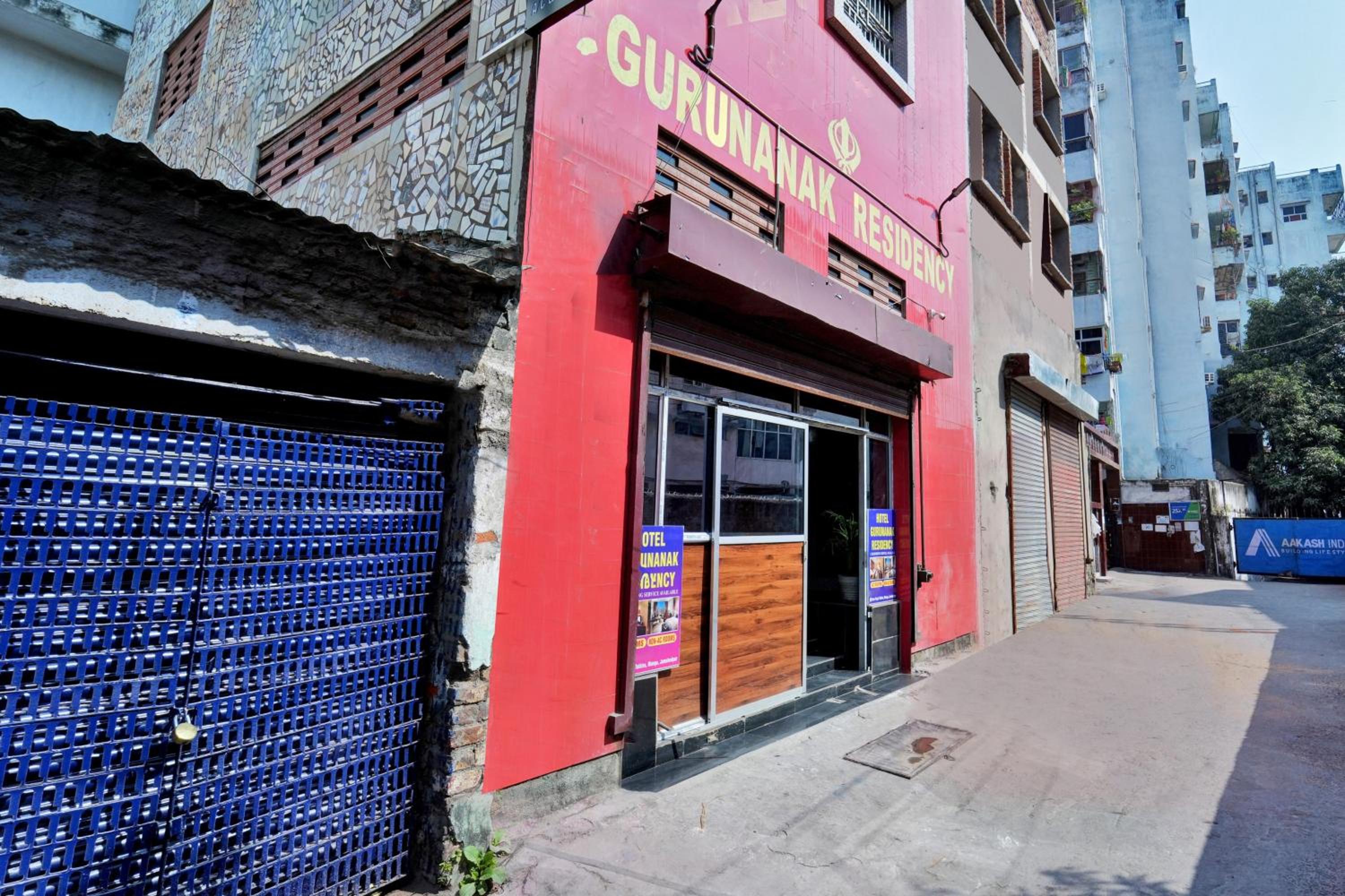 Hotel O by OYO GURU NANAK RESIDENCY view 4