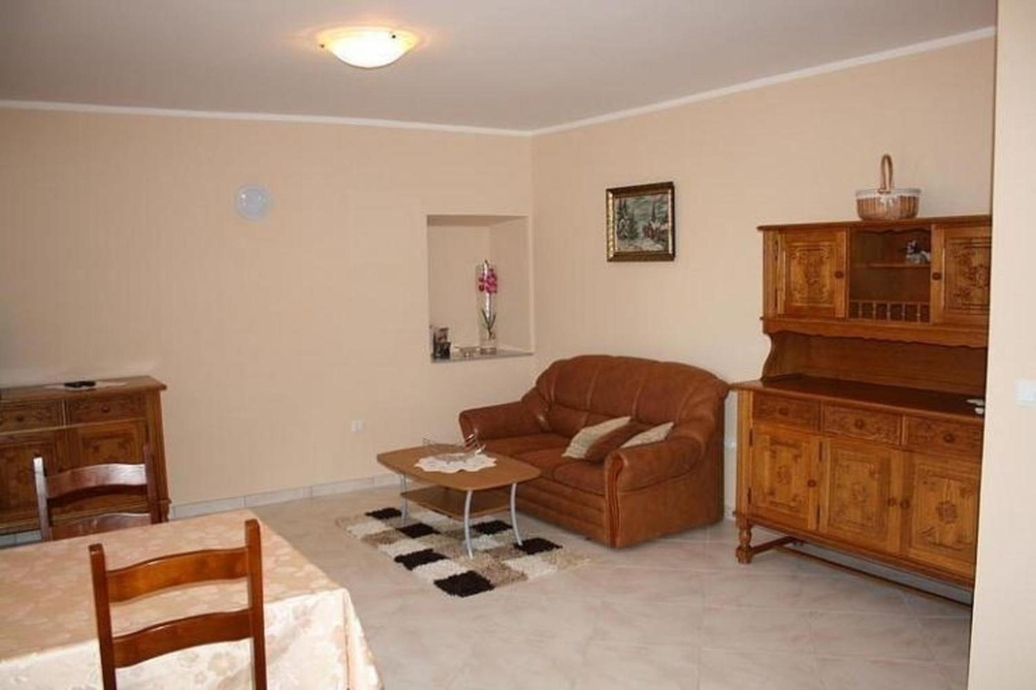 Große Wohnung in Gabonjin mit Eigener Terrasse view 3