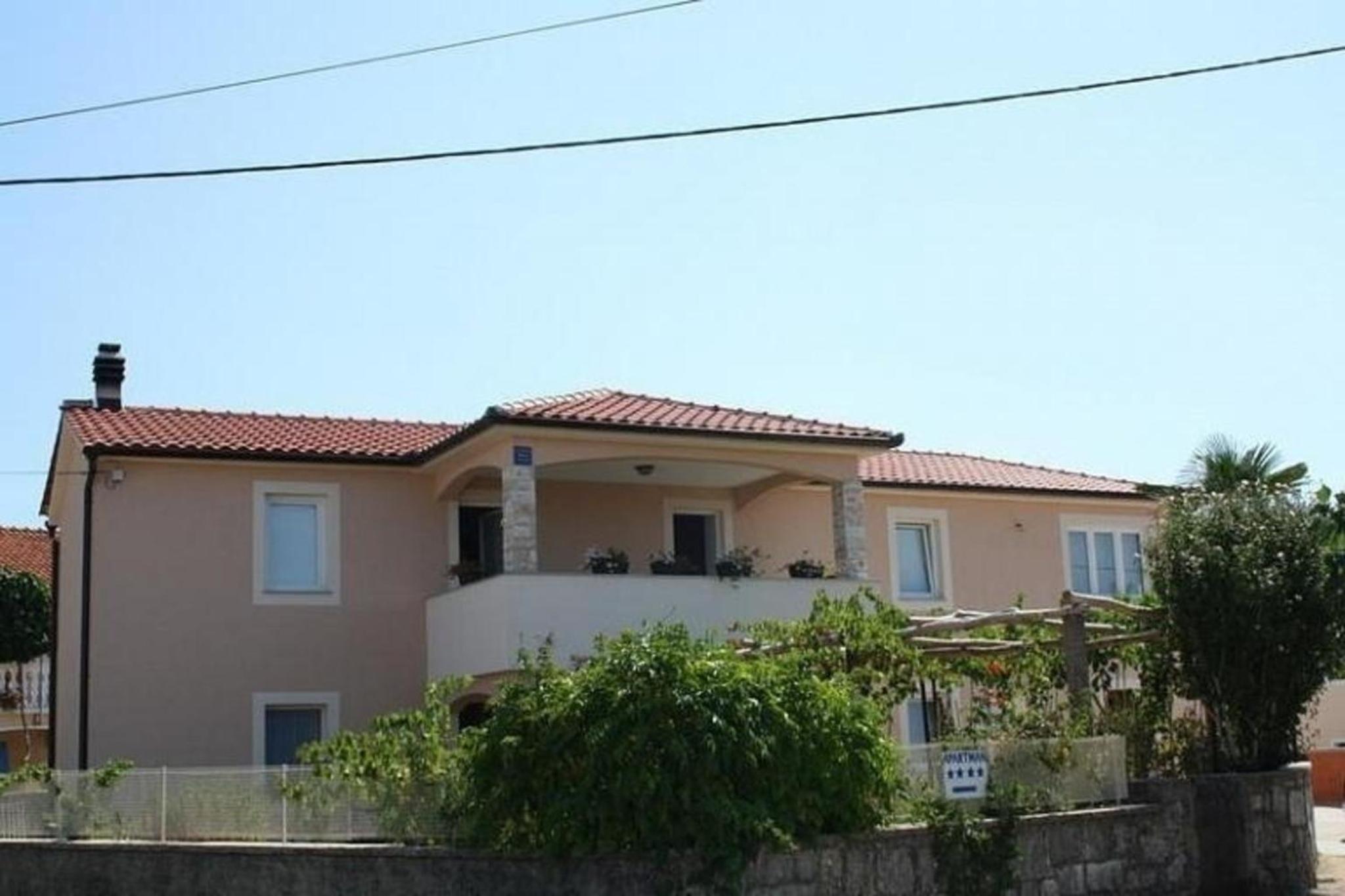 Große Wohnung in Gabonjin mit Eigener Terrasse view 2