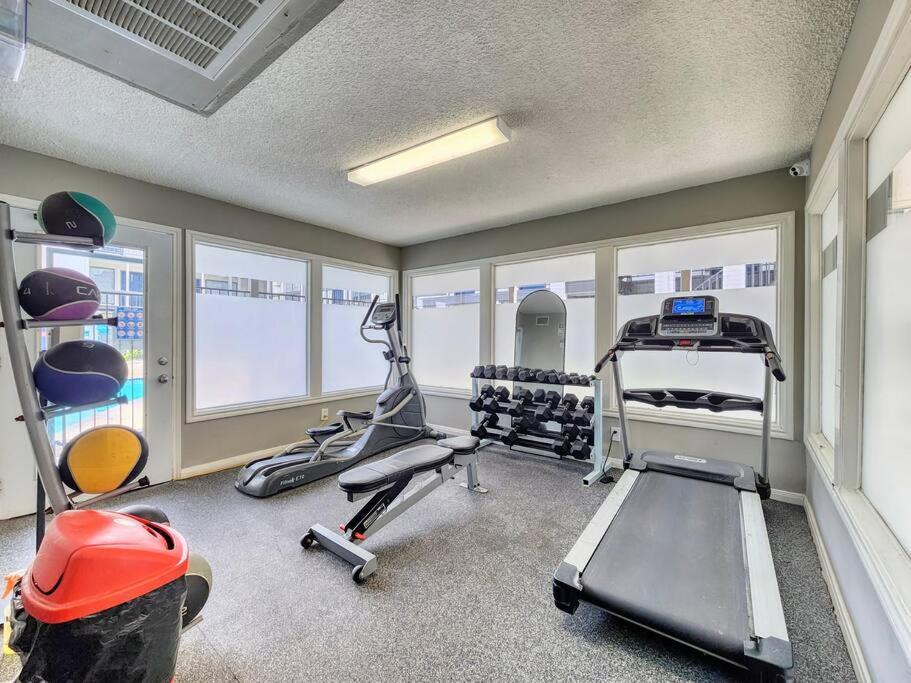 Braeswood 2 close to NRG, Medical Center with Pool, Gym, Pet friendly view 2